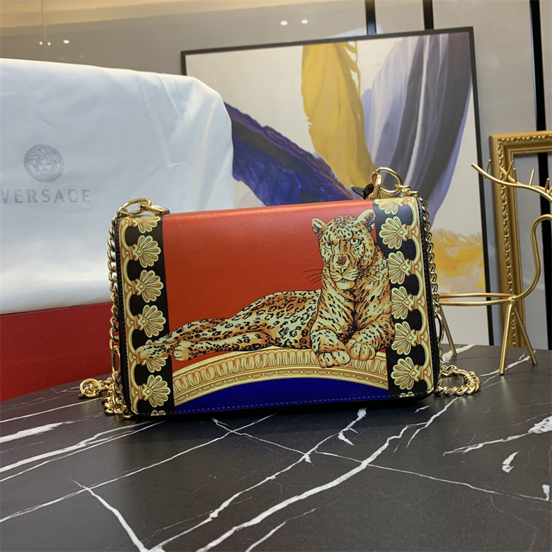 一比一高仿Versace/範思哲 新秋冬單間女包￥1880.00的图片-高仿範思哲包包Versace