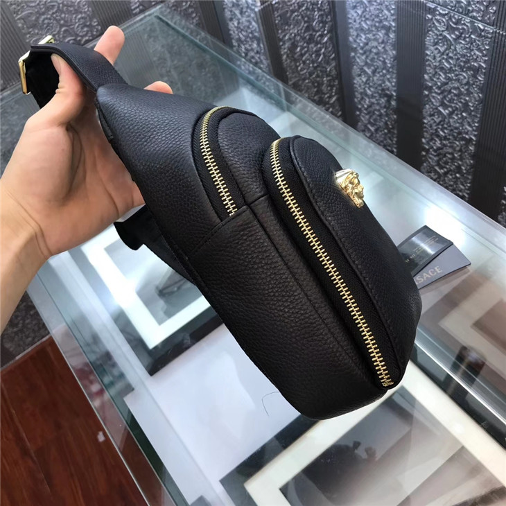 一比一復刻versace範思哲 新款男士胸包￥1480.00的图片-高仿範思哲包包Versace