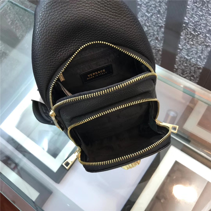 一比一復刻versace範思哲 新款男士胸包￥1480.00的图片-高仿範思哲包包Versace