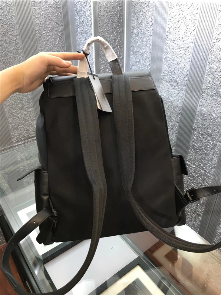 versace範思哲 新款男士雙肩包一比一精仿￥1980.00的图片-高仿範思哲包包Versace