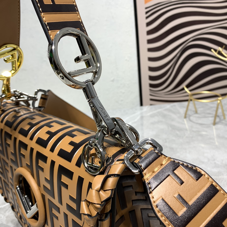 芬迪女包復古FF字母凸紋印花標誌芬家最經典花紋￥1980.00的图片-高仿芬迪包包Fendi