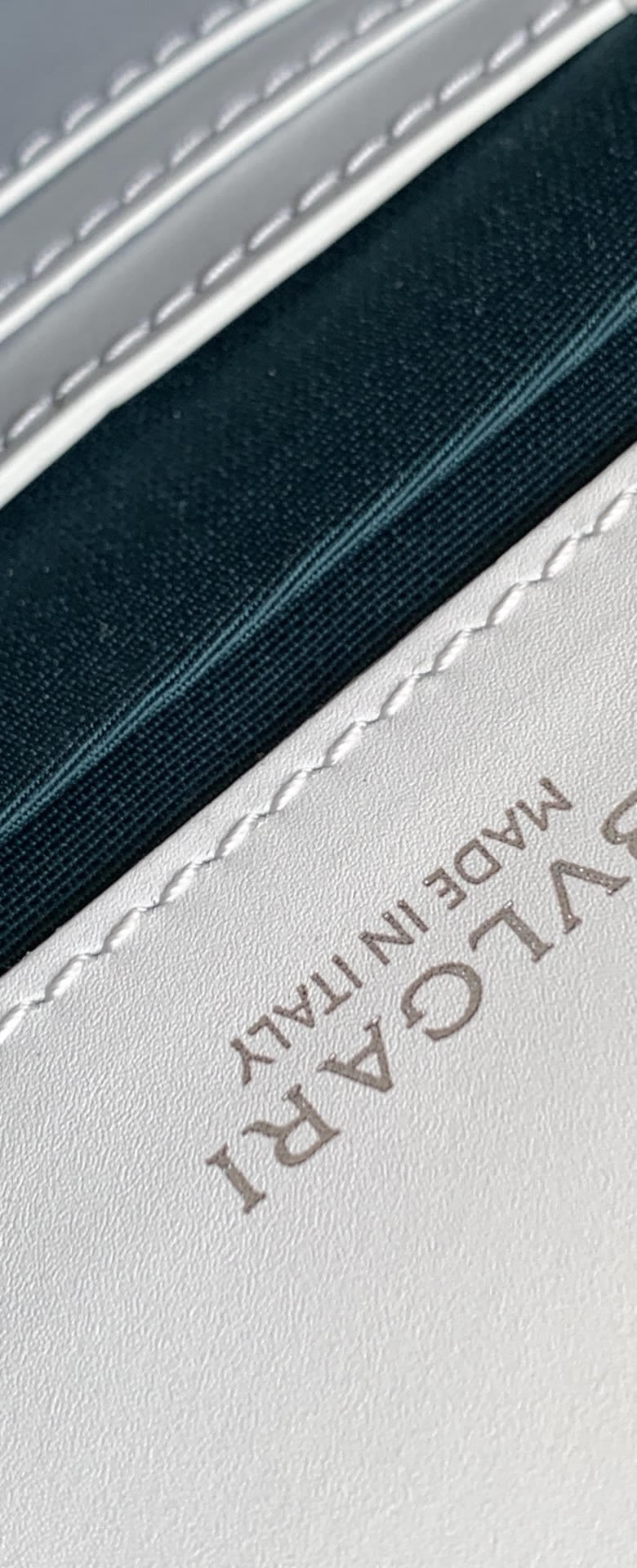 BVLGARI寶格麗意大利小牛皮小號手袋292103銀￥1980.00的图片-高仿寶格麗包包Bulgari