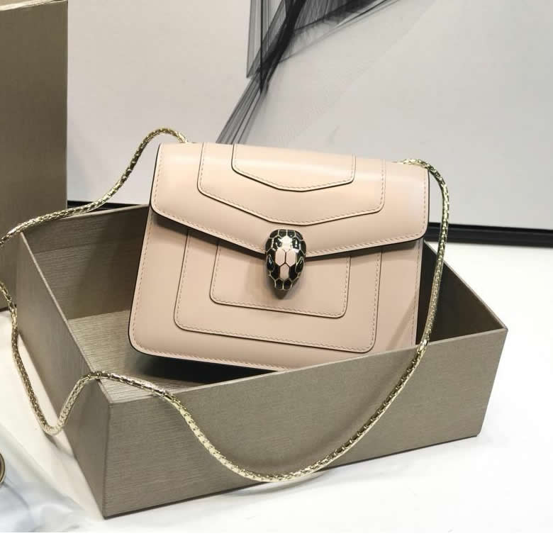 20cm原單寶格麗專櫃同步新款來襲 serpent forever 蛇頭包283558綠/紅/白 ￥1480.00的图片-高仿寶格麗包包Bulgari