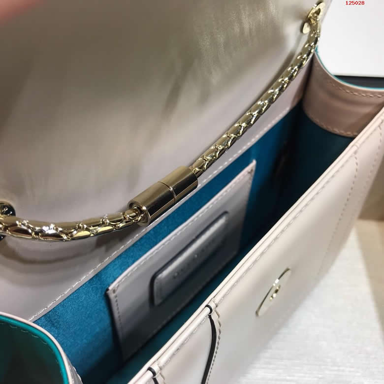 20cm原單寶格麗專櫃同步新款來襲 serpent forever 蛇頭包283558綠/紅/白 ￥1480.00的图片-高仿寶格麗包包Bulgari