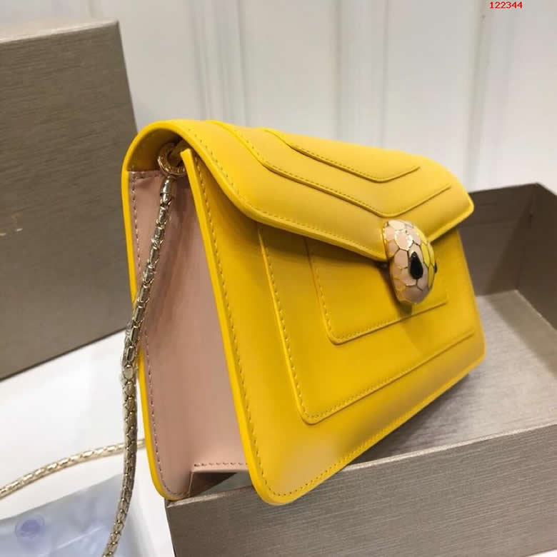 25cm原單寶格麗Serpenti 琺瑯單層蛇頭包 B286167粉/白/黃￥1980.00的图片-高仿寶格麗包包Bulgari