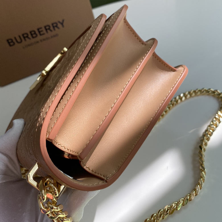 高仿Burberry巴寶莉羔羊皮材質TB 專屬標識鎖扣包￥1980.00的图片-高仿博柏利包包Burberry巴寶莉、高仿博柏利女包Burberry巴寶莉