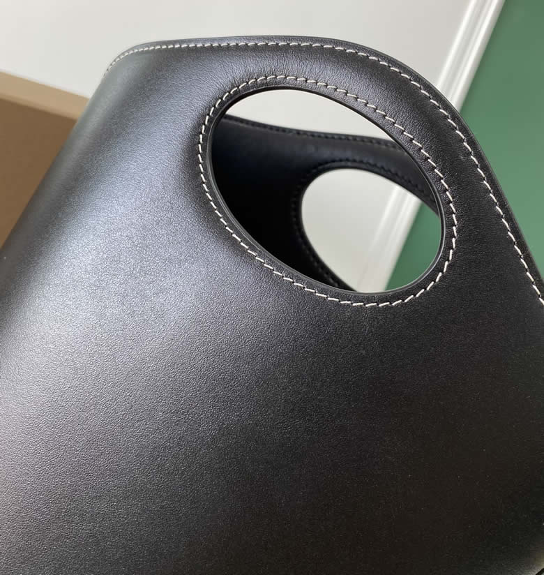 高仿Burberry巴寶莉鞣制緝明線皮革水桶包￥1980.00的图片-高仿博柏利包包Burberry巴寶莉、高仿博柏利女包Burberry巴寶莉