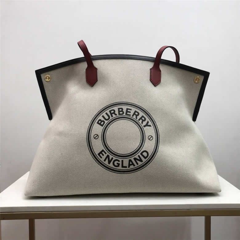 Burberry巴寶莉英國官網Society徽標圖案帆佈賽爾迪托特包80321681￥1480.00