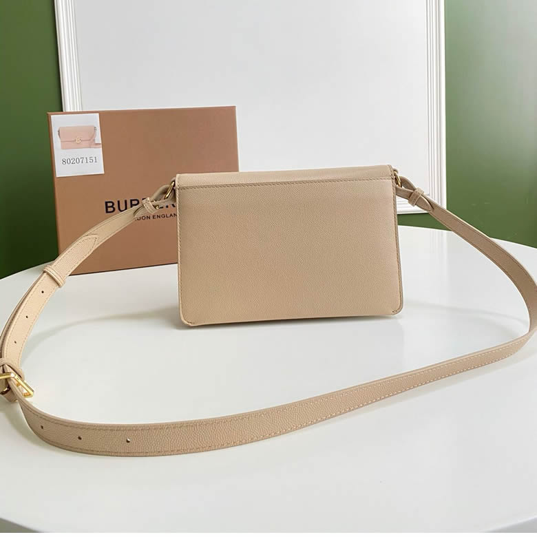 Burberry巴寶莉 最新TB繫列風琴信封包杏色￥1480.00的图片-高仿博柏利包包Burberry巴寶莉、高仿博柏利女包Burberry巴寶莉