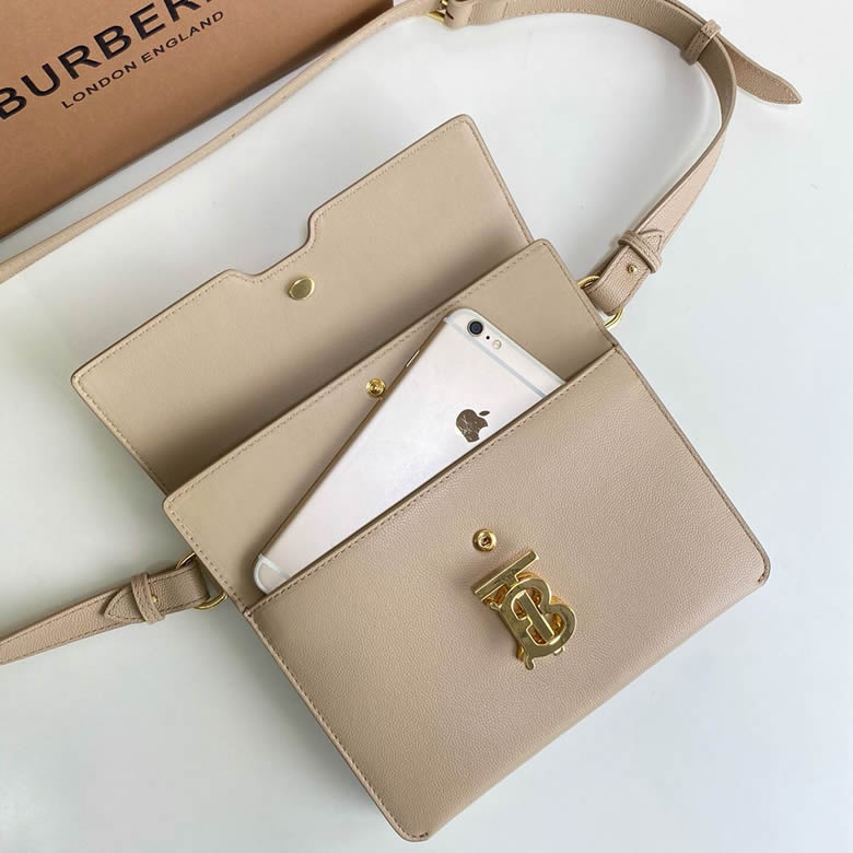 Burberry巴寶莉 最新TB繫列風琴信封包杏色￥1480.00的图片-高仿博柏利包包Burberry巴寶莉、高仿博柏利女包Burberry巴寶莉