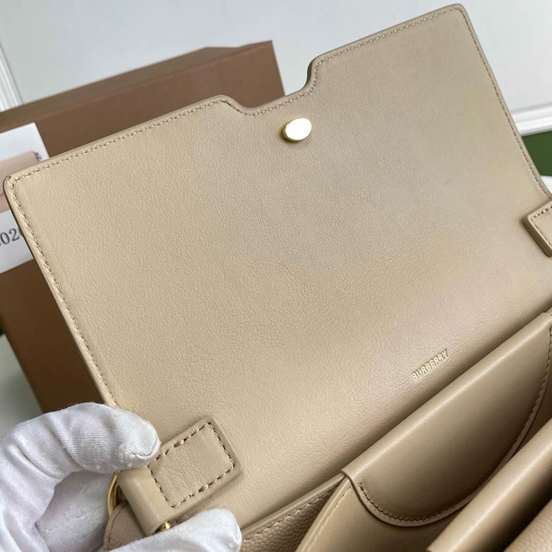 Burberry巴寶莉 最新TB繫列風琴信封包杏色￥1480.00的图片-高仿博柏利包包Burberry巴寶莉、高仿博柏利女包Burberry巴寶莉