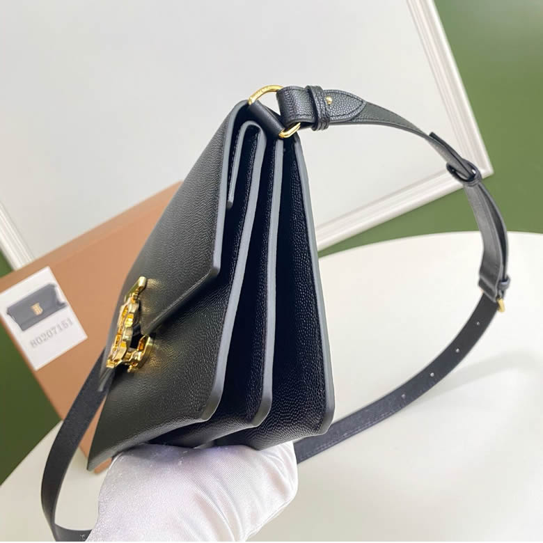 Burberry巴寶莉 最新TB繫列風琴信封包黑色￥980.00的图片-高仿博柏利包包Burberry巴寶莉、高仿博柏利女包Burberry巴寶莉