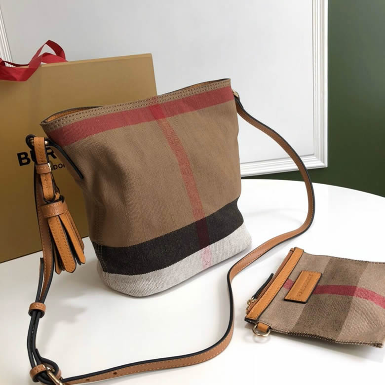 Burberry高仿巴寶莉女包Canvas格紋麻佈The Ashby 艾仕貝手袋9361￥980.00的图片-高仿博柏利包包Burberry巴寶莉、高仿博柏利女包Burberry巴寶莉