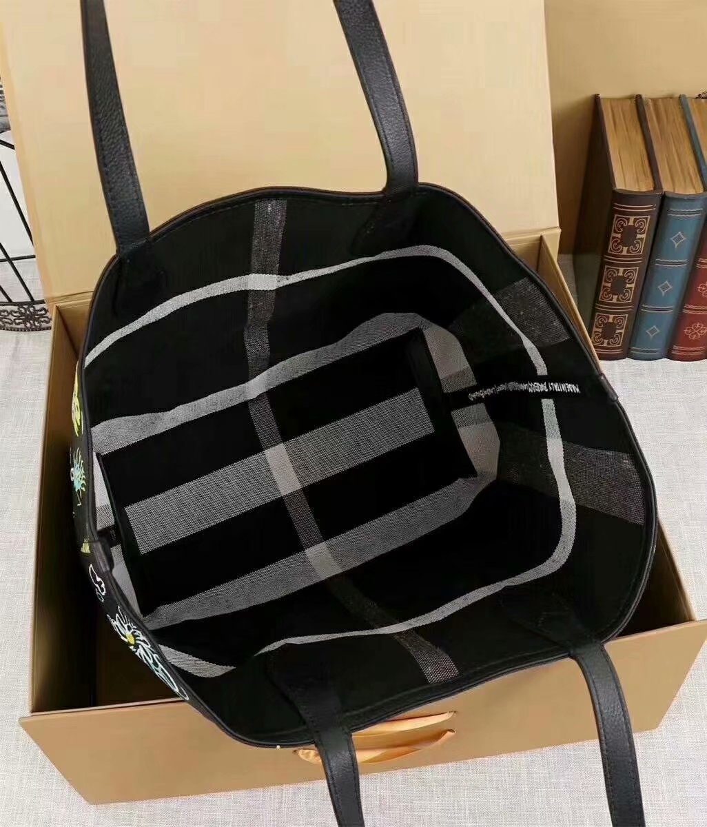 4801 Burberry 頂級原單品質 超輕時尚雙面購物袋 塗鴉圖案￥1480.00的图片-高仿博柏利包包Burberry巴寶莉、高仿博柏利女包Burberry巴寶莉