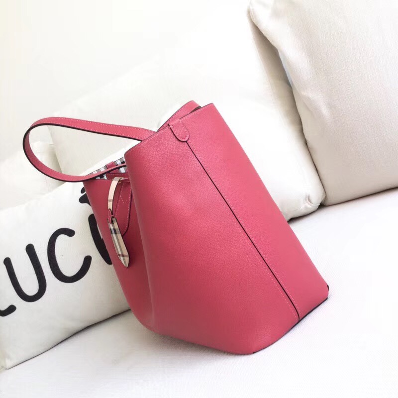 Burberry巴寶莉 Haymarket格紋 拼色雙面 購物袋 手提女包 淡紅￥1480.00的图片-高仿博柏利包包Burberry巴寶莉、高仿博柏利女包Burberry巴寶莉