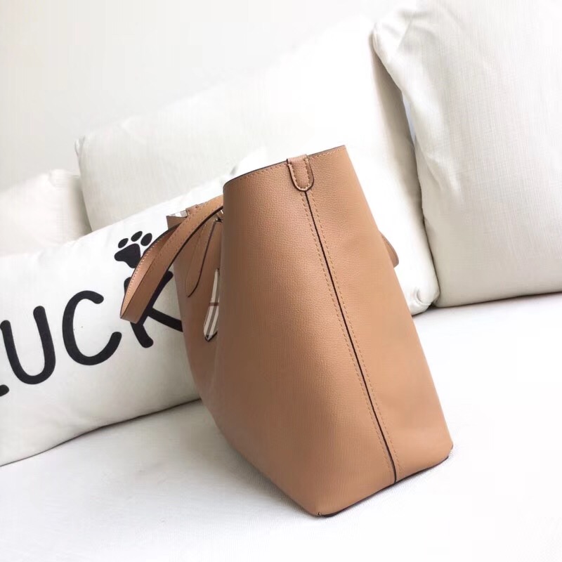 Burberry巴寶莉 Haymarket格紋 拼色雙面 購物袋 手提女包 淺棕￥1480.00的图片-高仿博柏利包包Burberry巴寶莉、高仿博柏利女包Burberry巴寶莉