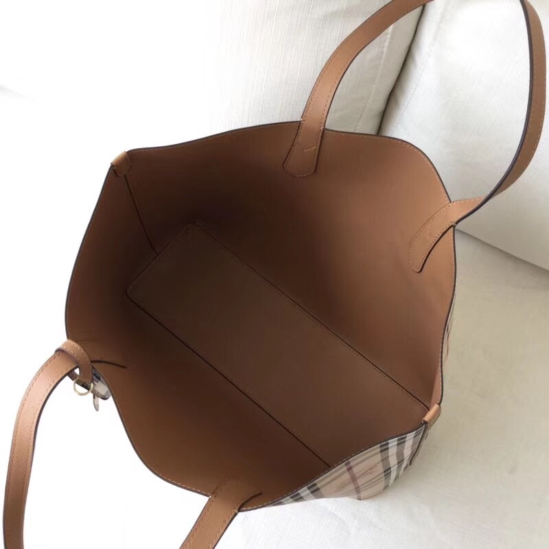 Burberry巴寶莉 Haymarket格紋 拼色雙面 購物袋 手提女包 淺棕￥1480.00的图片-高仿博柏利包包Burberry巴寶莉、高仿博柏利女包Burberry巴寶莉