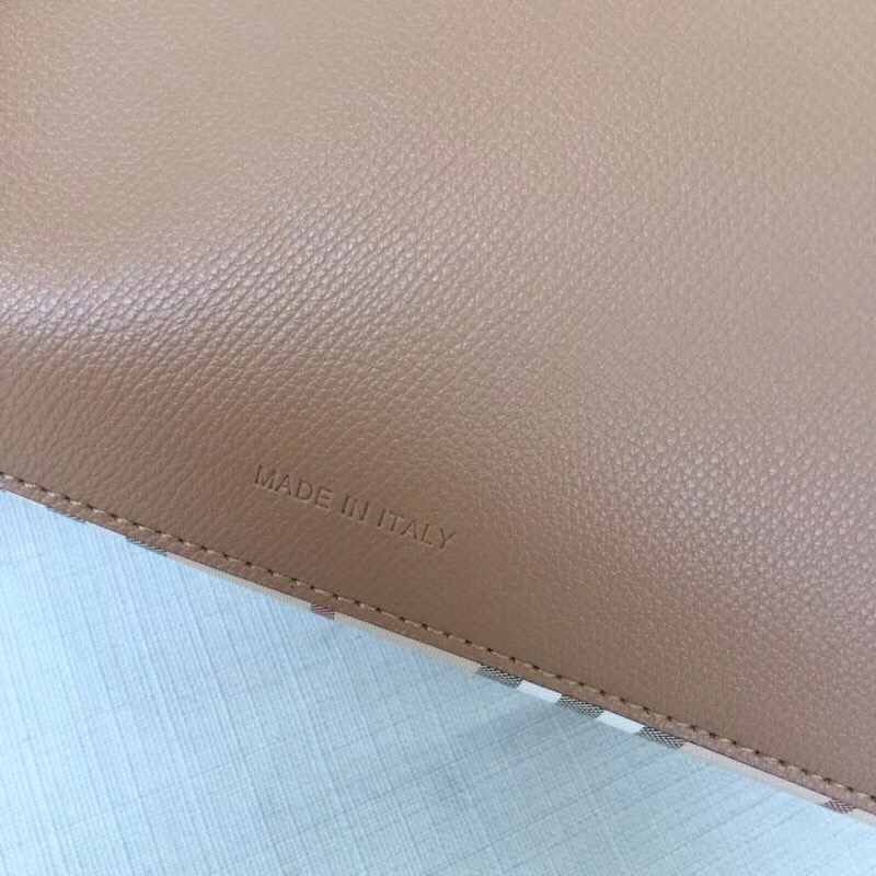 Burberry巴寶莉 Haymarket格紋 拼色雙面 購物袋 手提女包 淺棕￥1480.00的图片-高仿博柏利包包Burberry巴寶莉、高仿博柏利女包Burberry巴寶莉