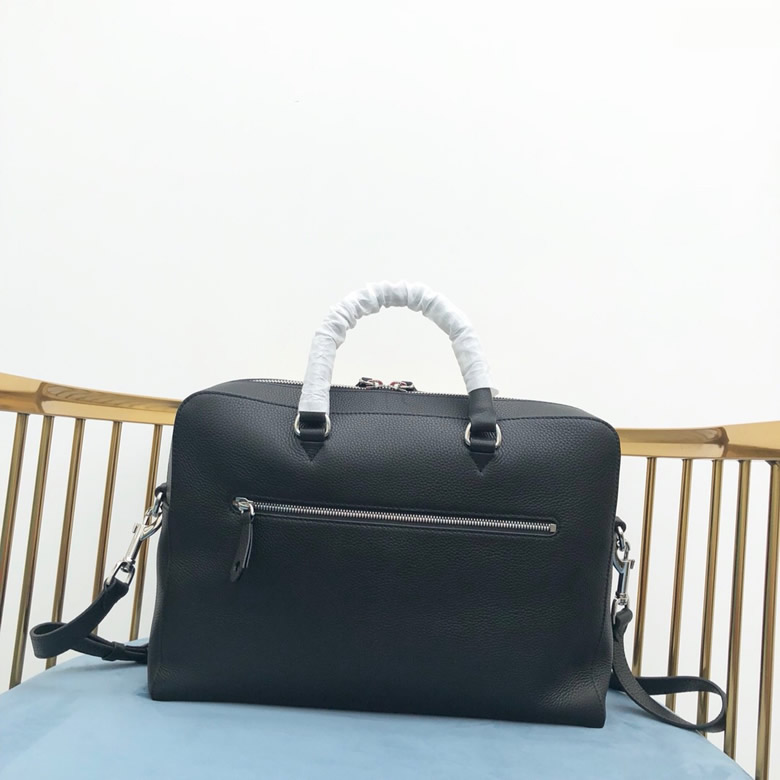 巴寶莉官網Burberry男士公文包壓花徽章正品刻模￥1980.00的图片-高仿博柏利包包Burberry巴寶莉、高仿博柏利男包Burberry巴寶莉