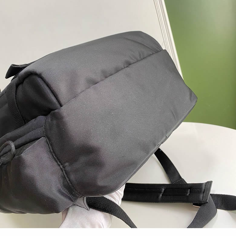 原單Burberry巴寶莉皮革飾牌裝飾品牌專屬標識圖案尼龍雙肩包￥1480.00的图片-高仿博柏利包包Burberry巴寶莉、高仿博柏利男包Burberry巴寶莉