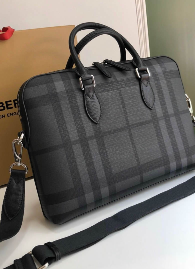 Burberry原版一比一巴寶莉煙熏格紋裁片男款公文包￥1480.00的图片-高仿博柏利包包Burberry巴寶莉、高仿博柏利男包Burberry巴寶莉