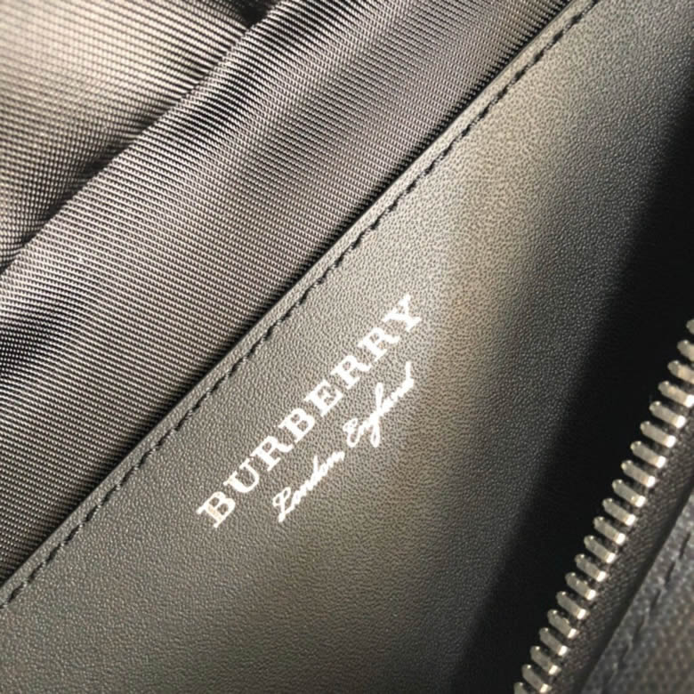 復刻Burberry巴寶莉腰包新款裝飾London格紋男士胸包￥980.00的图片-高仿博柏利包包Burberry巴寶莉、高仿博柏利男包Burberry巴寶莉