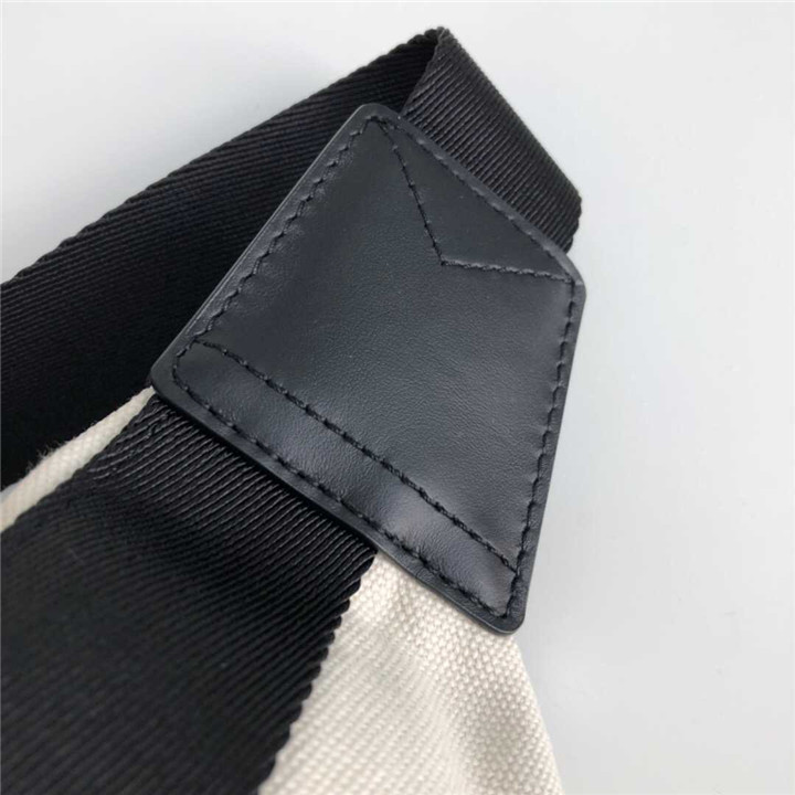 精仿Burberry腰包仿巴寶莉中號Horseferry印花棉質帆佈腰包80146411￥980.00的图片-高仿博柏利包包Burberry巴寶莉、高仿博柏利男包Burberry巴寶莉