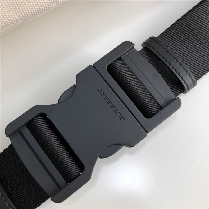 精仿Burberry腰包仿巴寶莉中號Horseferry印花棉質帆佈腰包80146411￥980.00的图片-高仿博柏利包包Burberry巴寶莉、高仿博柏利男包Burberry巴寶莉