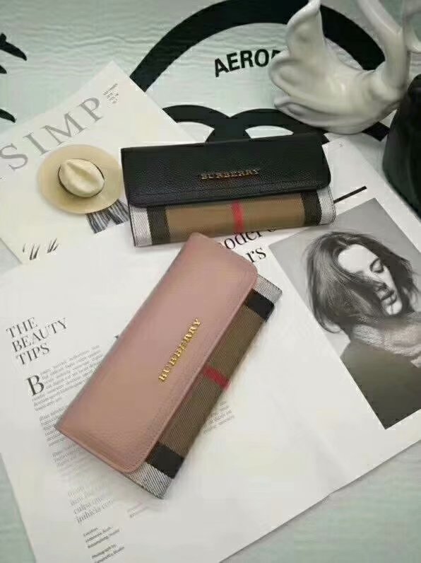 高仿巴寶莉女士長款錢包最新款錢夾專櫃品質拼接撞色手拿包￥880.00的图片-高仿博柏利包包Burberry巴寶莉、高仿博柏利錢包Burberry巴寶莉