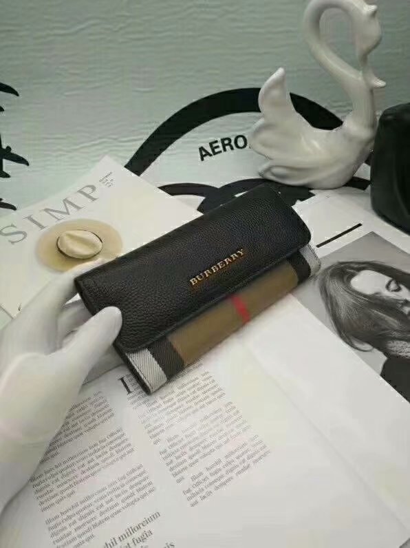 高仿巴寶莉女士長款錢包最新款錢夾專櫃品質拼接撞色手拿包￥880.00的图片-高仿博柏利包包Burberry巴寶莉、高仿博柏利錢包Burberry巴寶莉