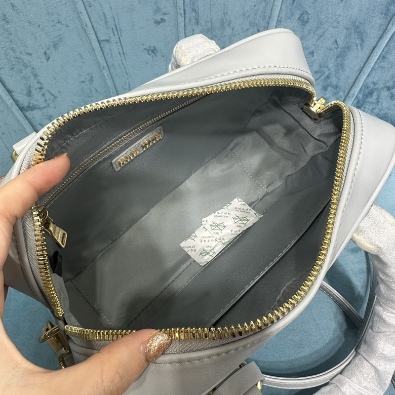 MiuMiu新品too pretty保齡球手袋5BB124￥1680.00的图片-高仿繆繆包包MiuMiu