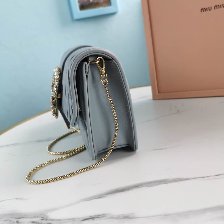 原單繆繆Matelasse頂級進口小羊皮圓環小雛菊鉆扣單肩斜挎包5BH095多色￥1680.00的图片-高仿繆繆包包MiuMiu