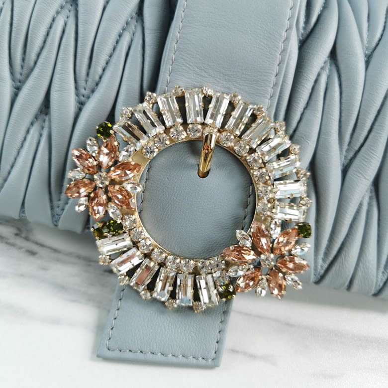 原單繆繆Matelasse頂級進口小羊皮圓環小雛菊鉆扣單肩斜挎包5BH095多色￥1680.00的图片-高仿繆繆包包MiuMiu