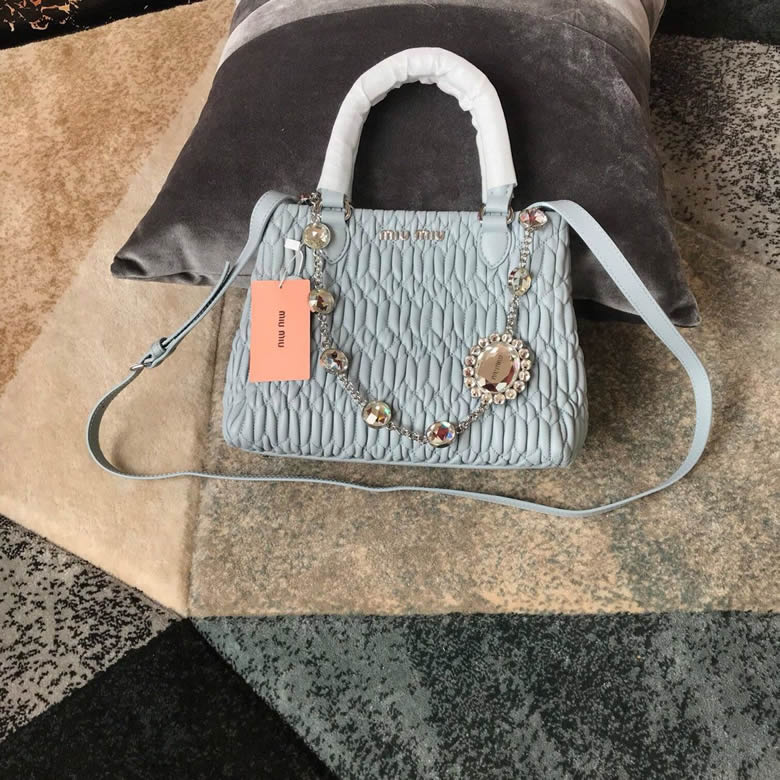 原單MIUMIU繆繆頂級進口CIoquel軟羊皮經典壓紋小花新款水晶鏈鉆包5BA067三色￥1980.00的图片-高仿繆繆包包MiuMiu