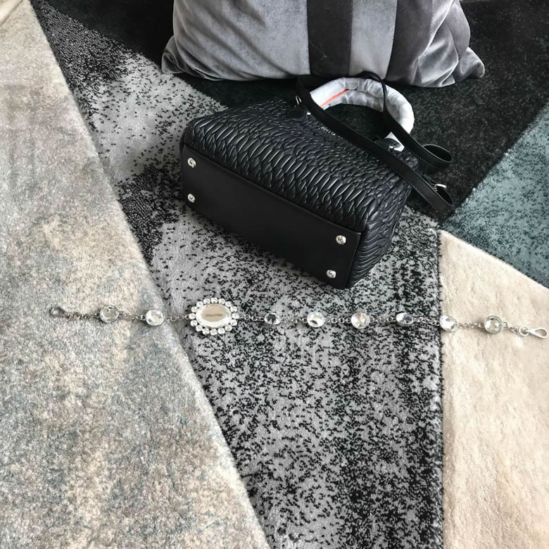 原單MIUMIU繆繆頂級進口CIoquel軟羊皮經典壓紋小花新款水晶鏈鉆包5BA067三色￥1980.00的图片-高仿繆繆包包MiuMiu