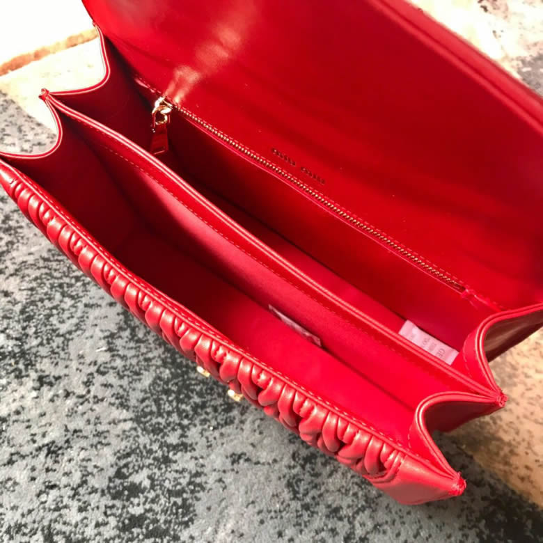 MIUMIU繆繆頂級進口Matelasse小羊皮材質經典提花壓紋手提包單肩斜挎包5BA094￥1980.00的图片-高仿繆繆包包MiuMiu