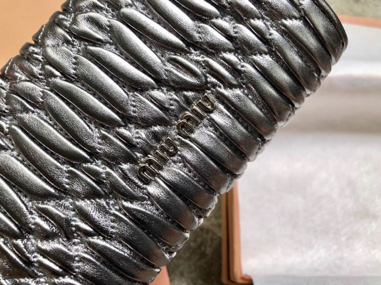 原單MIUMIU繆繆進口頂級小羊皮專櫃新款三摺錢夾5MH015￥980.00的图片-高仿繆繆包包MiuMiu