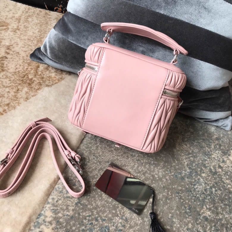 MIUMIU繆繆頂級進口小羊皮專櫃最新箱子包單肩斜挎包5BH121￥1480.00的图片-高仿繆繆包包MiuMiu