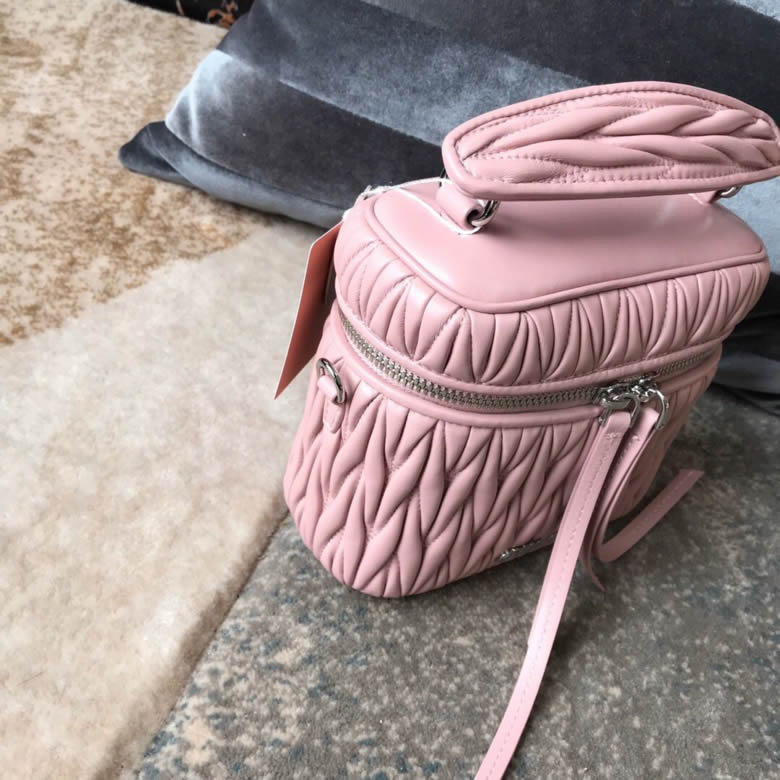 MIUMIU繆繆頂級進口小羊皮專櫃最新箱子包單肩斜挎包5BH121￥1480.00的图片-高仿繆繆包包MiuMiu