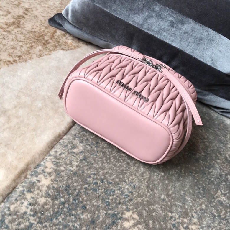 MIUMIU繆繆頂級進口小羊皮專櫃最新箱子包單肩斜挎包5BH121￥1480.00的图片-高仿繆繆包包MiuMiu