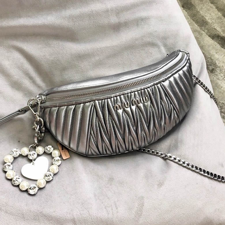 MIUMIU繆繆頂級進口Matelasse小羊皮材質新款腰包5BL010￥1480.00的图片-高仿繆繆包包MiuMiu