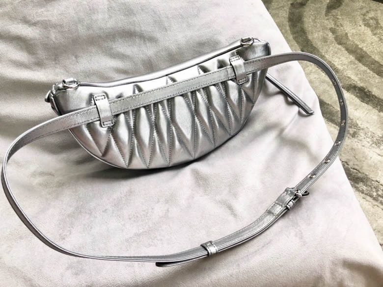 MIUMIU繆繆頂級進口Matelasse小羊皮材質新款腰包5BL010￥1480.00的图片-高仿繆繆包包MiuMiu