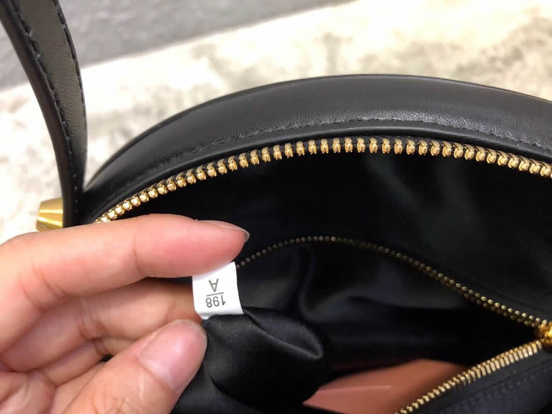 MIUMIU繆繆頂級進口Matelasse小羊皮材質月牙包5BB034￥1960.00的图片-高仿繆繆包包MiuMiu