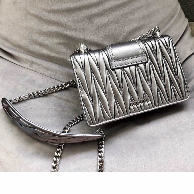 MIU MIU繆繆Matelasse頂級進口小羊皮單肩斜挎包5BD084￥1980.00的图片-高仿繆繆包包MiuMiu