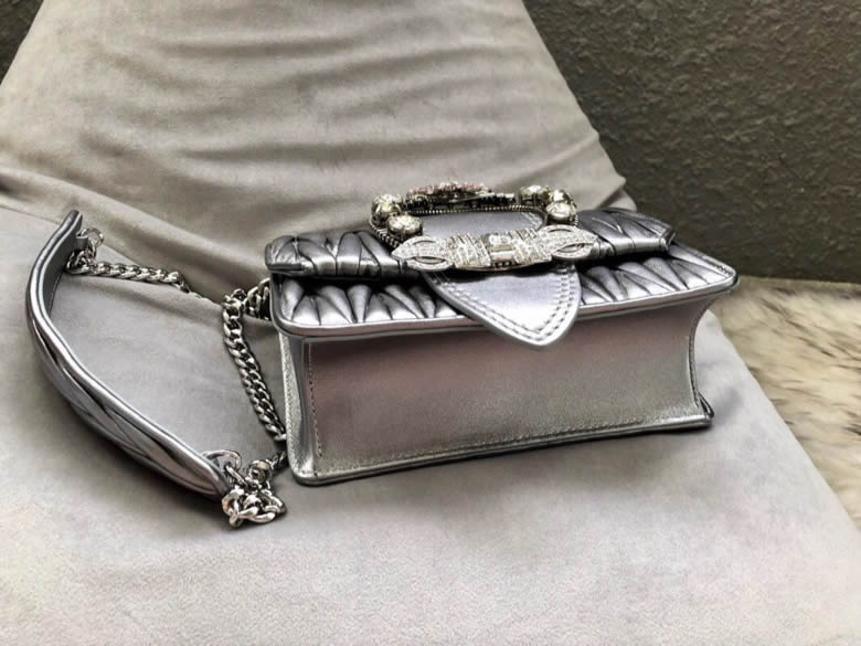 MIU MIU繆繆Matelasse頂級進口小羊皮單肩斜挎包5BD084￥1980.00的图片-高仿繆繆包包MiuMiu