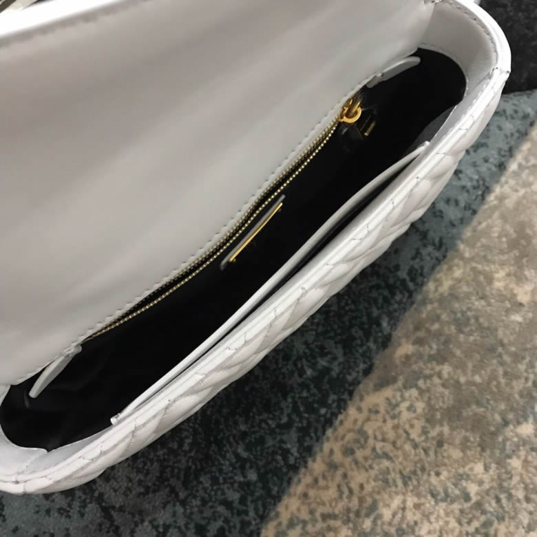 MIUMIU繆繆頂級進口Matelasse小羊皮棱格壓紋單肩斜挎包5BD140黑粉白色￥1880.00的图片-高仿繆繆包包MiuMiu