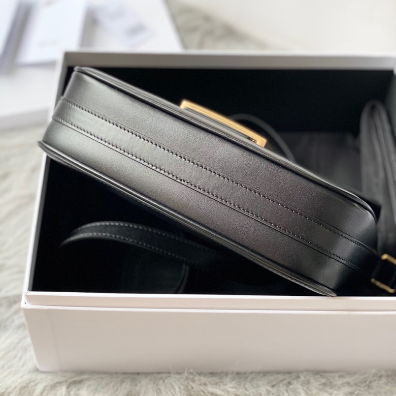 CELINE賽琳進口小牛皮Sulhy Box馬鞍包￥1680.00的图片-高仿賽琳包包CELINE