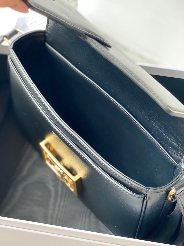 CELINE賽琳進口小牛皮Sulhy Box馬鞍包￥1680.00的图片-高仿賽琳包包CELINE