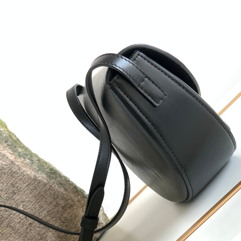 高仿CELINE賽琳BESACE TRIOMPHE光滑牛皮革手袋11123黑￥1780.00的图片-高仿賽琳包包CELINE