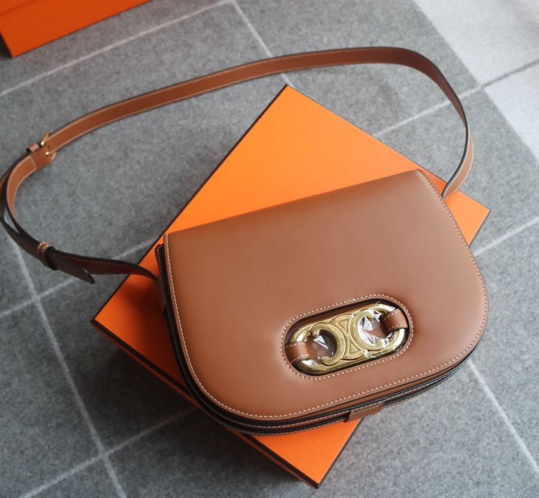 Celine/賽琳MAILLON TRIOMPHE中號豬鼻子小豬包193123黃褐色黑綠￥1980.00的图片-高仿賽琳包包CELINE